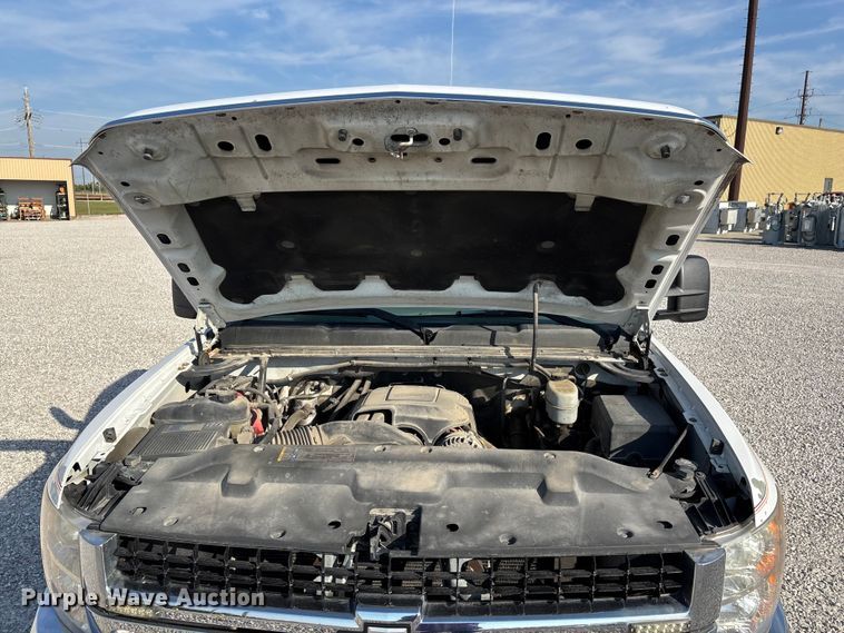 image for item DU1373 2010 Chevrolet Silverado 2500HD utility bed pickup truck