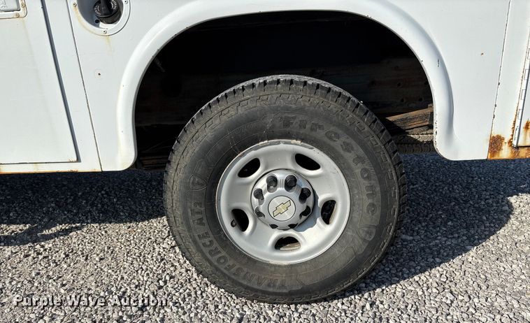 image for item DU1373 2010 Chevrolet Silverado 2500HD utility bed pickup truck