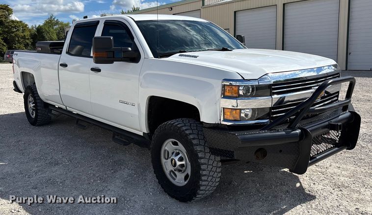 image for item DU1394 2015 Chevrolet Silverado 2500HD Crew Cab pickup truck