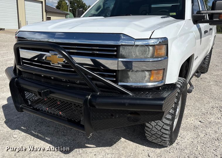 image for item DU1394 2015 Chevrolet Silverado 2500HD Crew Cab pickup truck