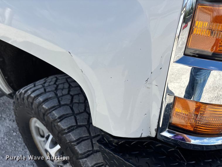 image for item DU1394 2015 Chevrolet Silverado 2500HD Crew Cab pickup truck