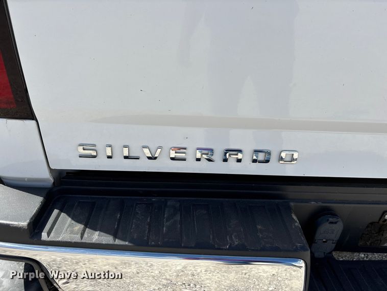 image for item DU1394 2015 Chevrolet Silverado 2500HD Crew Cab pickup truck