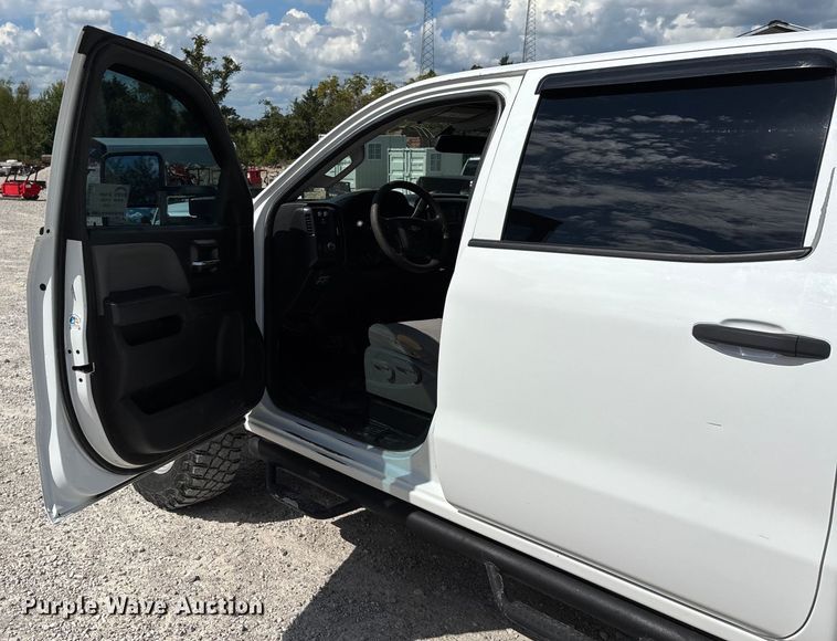 image for item DU1394 2015 Chevrolet Silverado 2500HD Crew Cab pickup truck