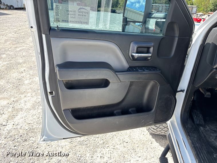 image for item DU1394 2015 Chevrolet Silverado 2500HD Crew Cab pickup truck