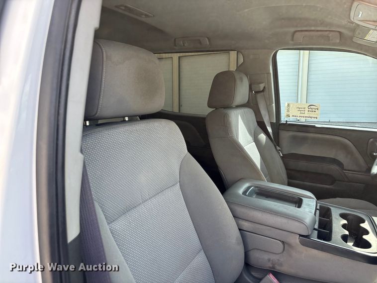 image for item DU1394 2015 Chevrolet Silverado 2500HD Crew Cab pickup truck