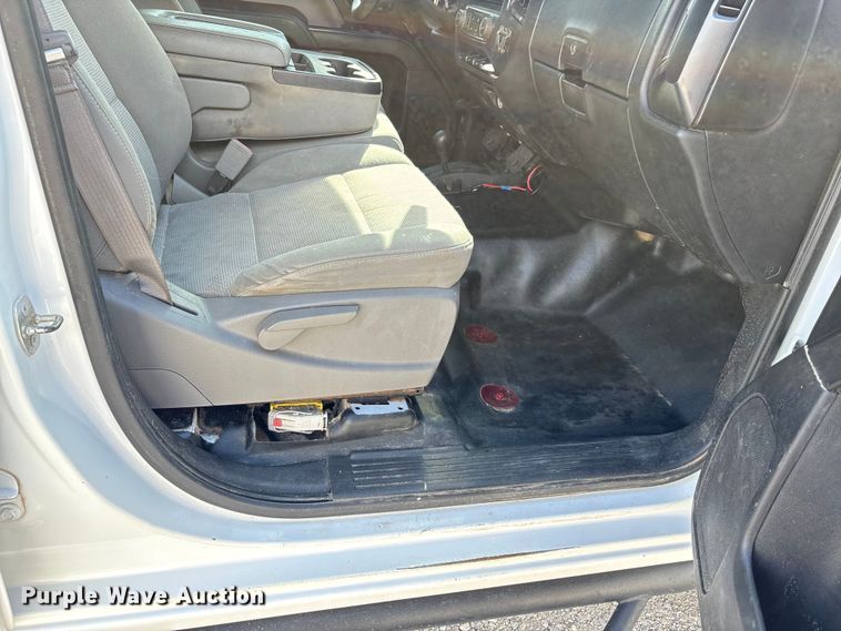 image for item DU1394 2015 Chevrolet Silverado 2500HD Crew Cab pickup truck