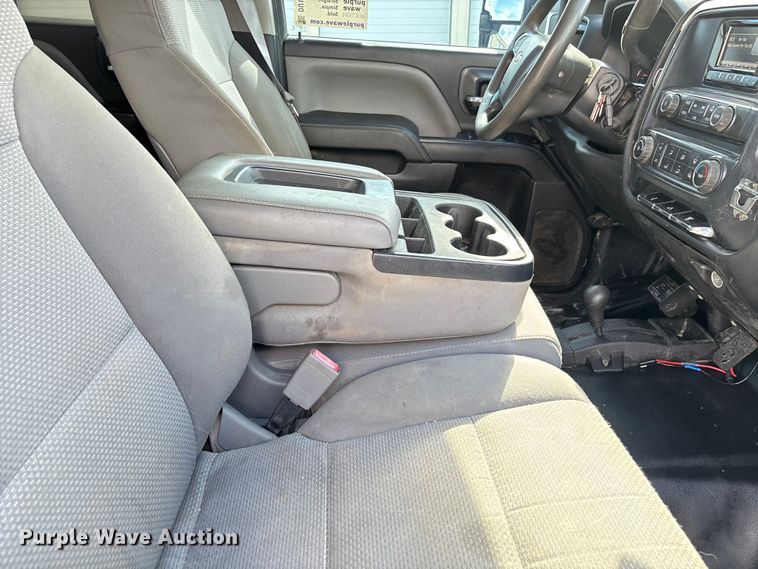 image for item DU1394 2015 Chevrolet Silverado 2500HD Crew Cab pickup truck