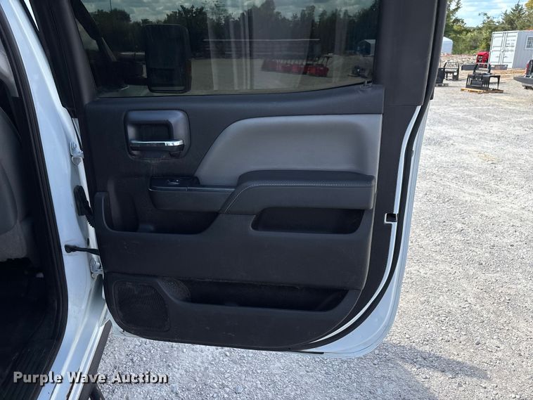 image for item DU1394 2015 Chevrolet Silverado 2500HD Crew Cab pickup truck