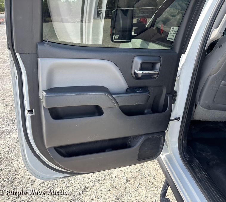 image for item DU1394 2015 Chevrolet Silverado 2500HD Crew Cab pickup truck