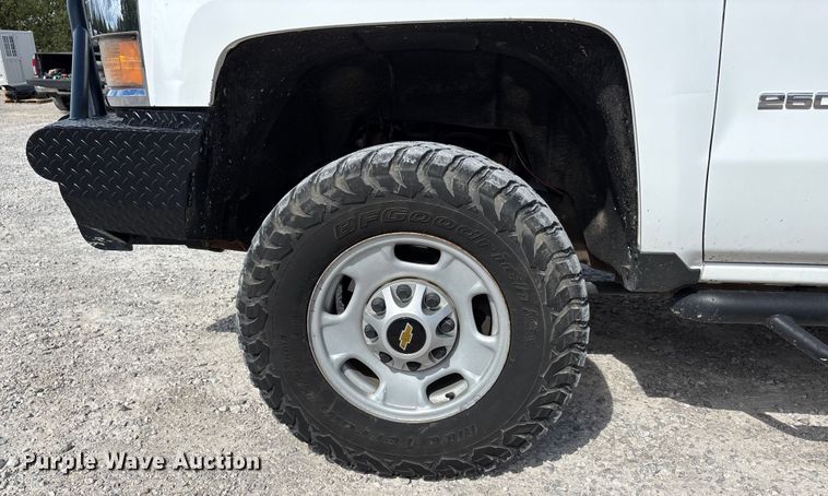 image for item DU1394 2015 Chevrolet Silverado 2500HD Crew Cab pickup truck