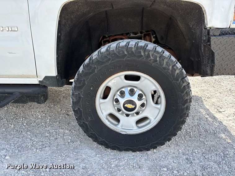 image for item DU1394 2015 Chevrolet Silverado 2500HD Crew Cab pickup truck