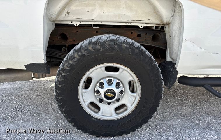 image for item DU1394 2015 Chevrolet Silverado 2500HD Crew Cab pickup truck