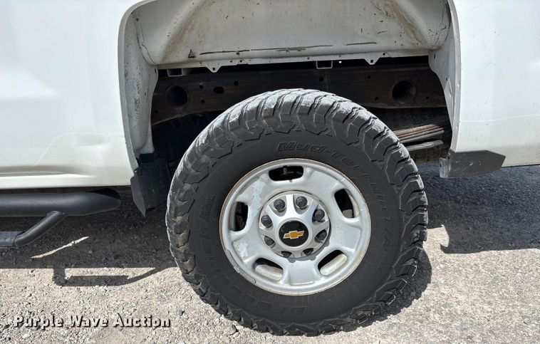 image for item DU1394 2015 Chevrolet Silverado 2500HD Crew Cab pickup truck