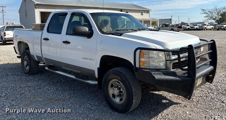 image for item DU1423 2008 Chevrolet Silverado 2500HD Crew Cab pickup truck