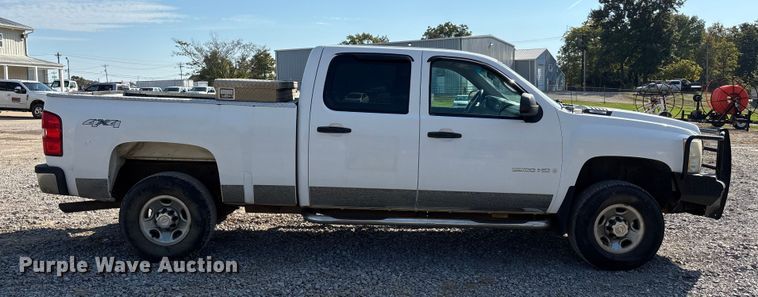 image for item DU1423 2008 Chevrolet Silverado 2500HD Crew Cab pickup truck