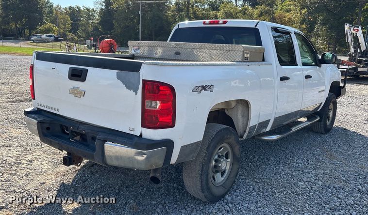image for item DU1423 2008 Chevrolet Silverado 2500HD Crew Cab pickup truck