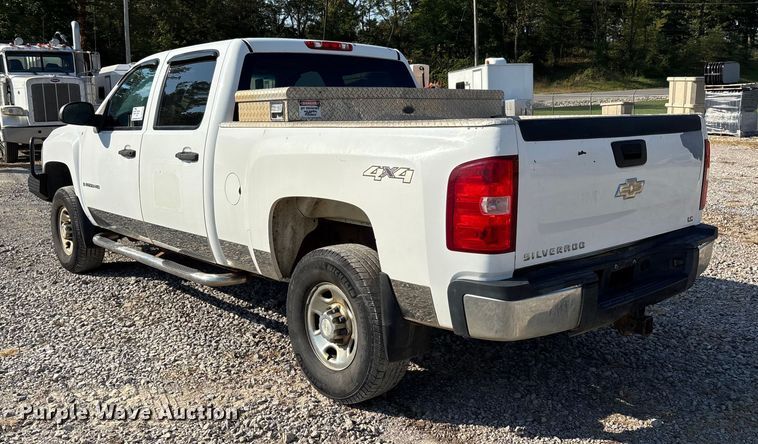 image for item DU1423 2008 Chevrolet Silverado 2500HD Crew Cab pickup truck