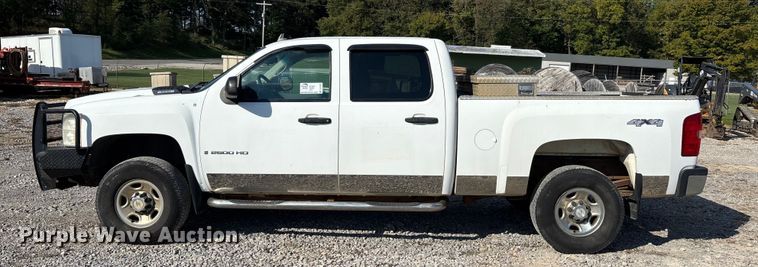 image for item DU1423 2008 Chevrolet Silverado 2500HD Crew Cab pickup truck