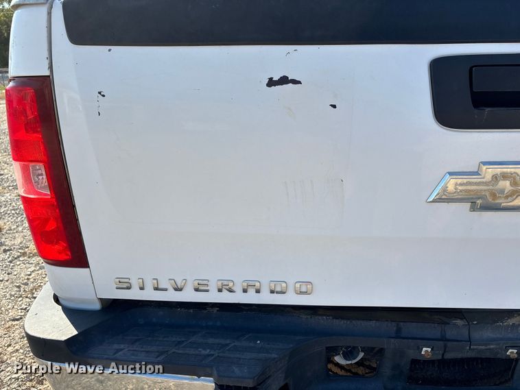 image for item DU1423 2008 Chevrolet Silverado 2500HD Crew Cab pickup truck