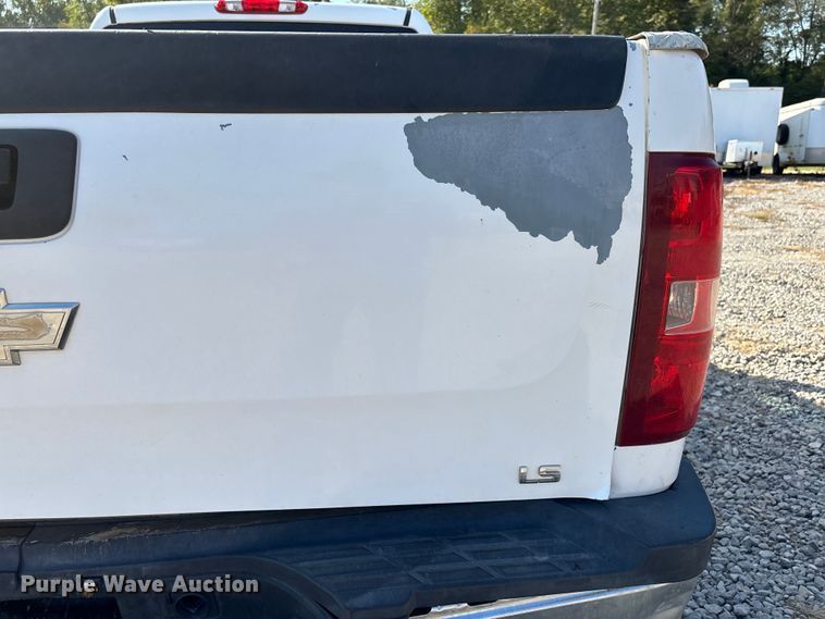 image for item DU1423 2008 Chevrolet Silverado 2500HD Crew Cab pickup truck