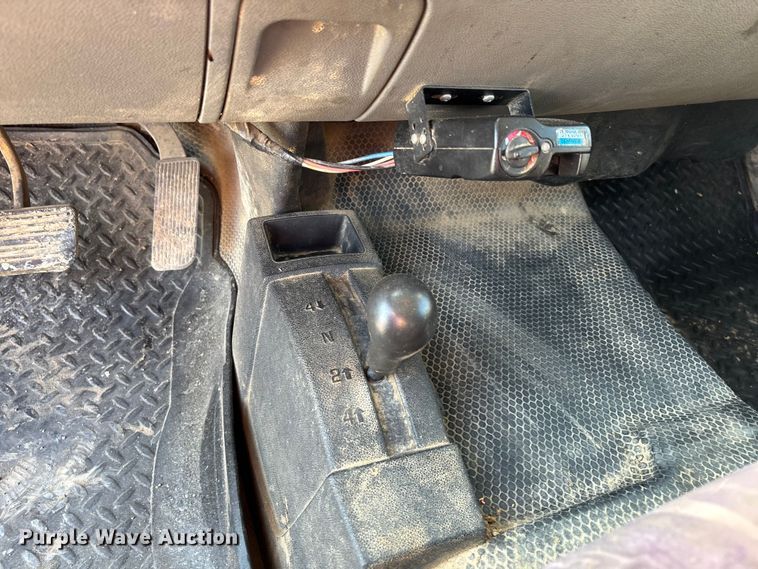 image for item DU1423 2008 Chevrolet Silverado 2500HD Crew Cab pickup truck