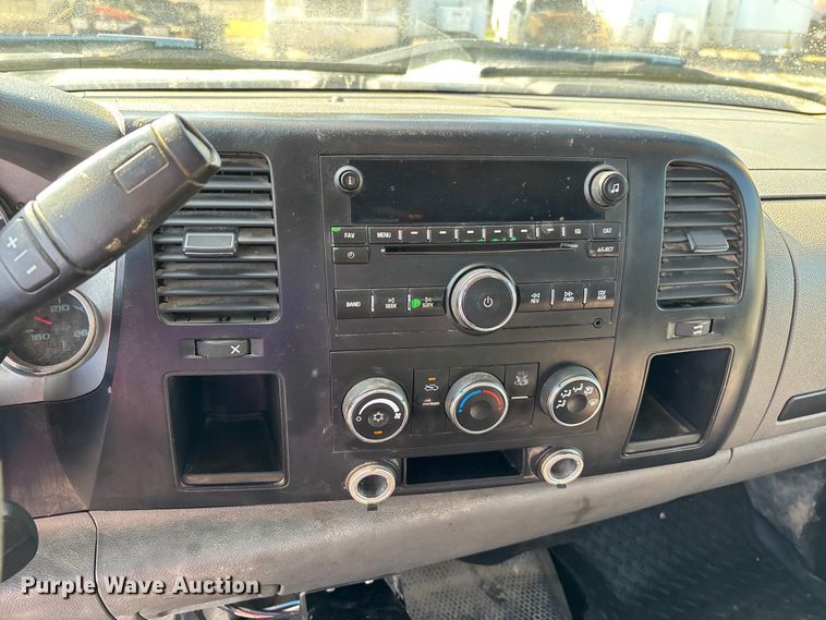 image for item DU1423 2008 Chevrolet Silverado 2500HD Crew Cab pickup truck