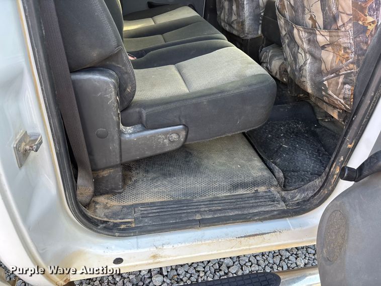 image for item DU1423 2008 Chevrolet Silverado 2500HD Crew Cab pickup truck