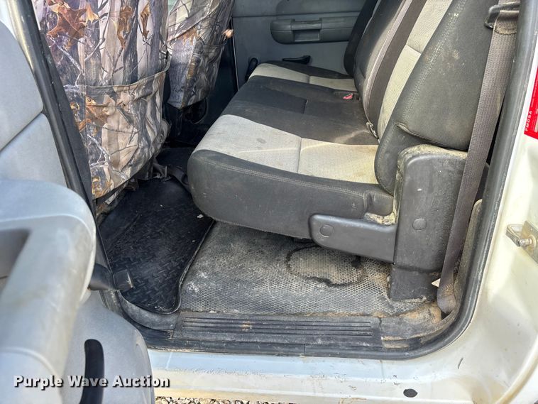 image for item DU1423 2008 Chevrolet Silverado 2500HD Crew Cab pickup truck