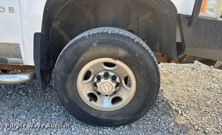 image for item DU1423 2008 Chevrolet Silverado 2500HD Crew Cab pickup truck