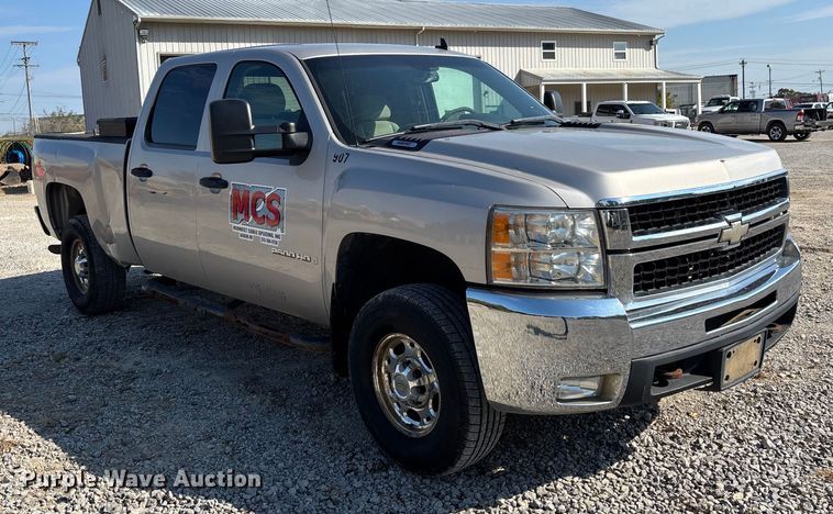 image for item DU1424 2007 Chevrolet Silverado 2500HD Crew Cab pickup truck