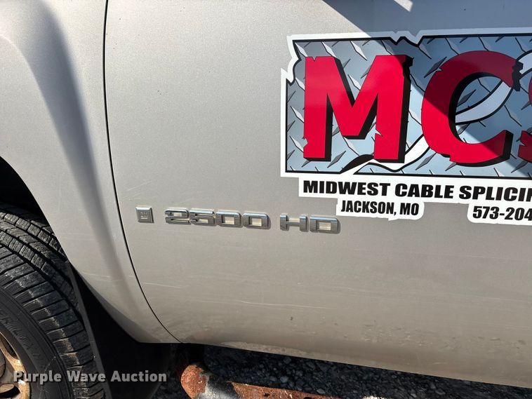 image for item DU1424 2007 Chevrolet Silverado 2500HD Crew Cab pickup truck