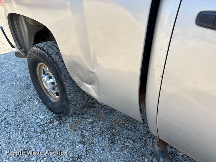 image for item DU1424 2007 Chevrolet Silverado 2500HD Crew Cab pickup truck