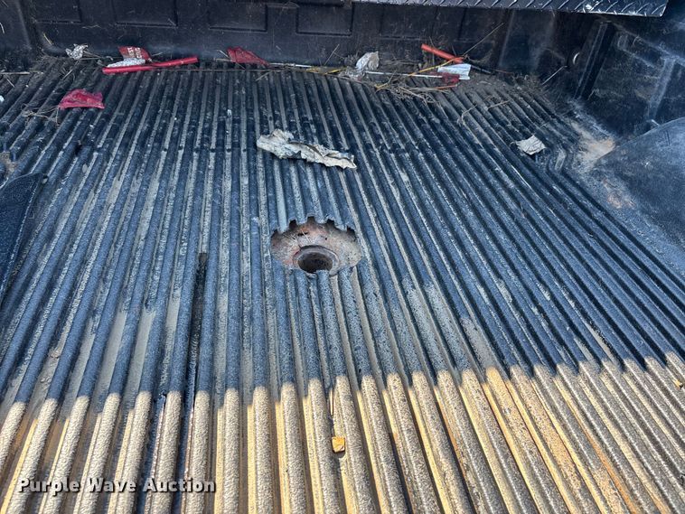 image for item DU1424 2007 Chevrolet Silverado 2500HD Crew Cab pickup truck