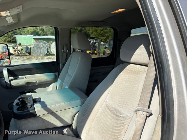 image for item DU1424 2007 Chevrolet Silverado 2500HD Crew Cab pickup truck