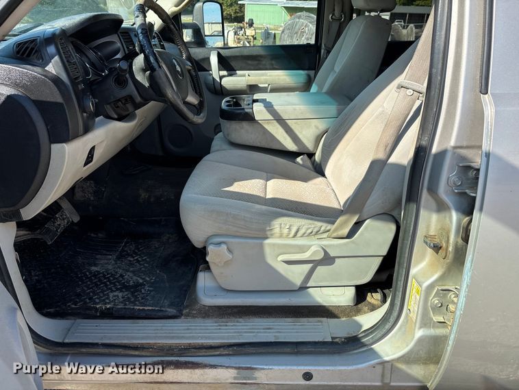 image for item DU1424 2007 Chevrolet Silverado 2500HD Crew Cab pickup truck