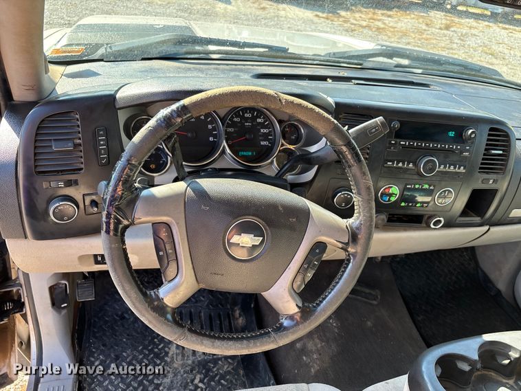 image for item DU1424 2007 Chevrolet Silverado 2500HD Crew Cab pickup truck