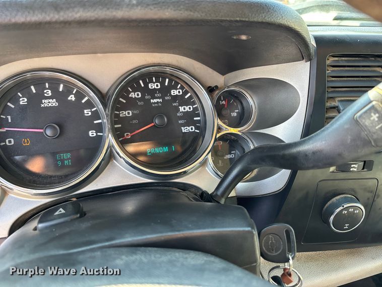 image for item DU1424 2007 Chevrolet Silverado 2500HD Crew Cab pickup truck