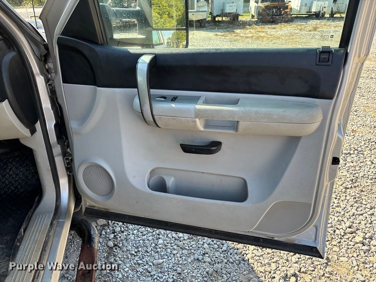 image for item DU1424 2007 Chevrolet Silverado 2500HD Crew Cab pickup truck