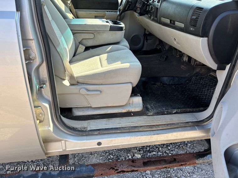 image for item DU1424 2007 Chevrolet Silverado 2500HD Crew Cab pickup truck