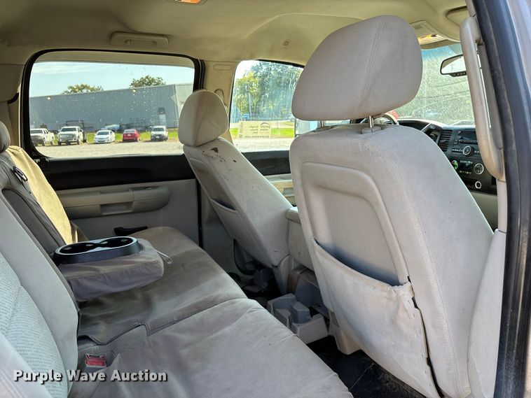 image for item DU1424 2007 Chevrolet Silverado 2500HD Crew Cab pickup truck