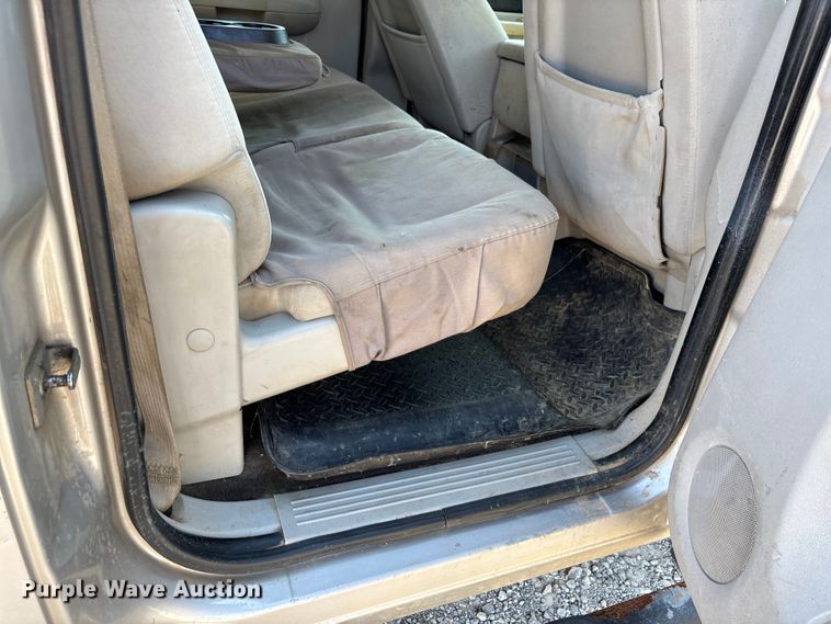 image for item DU1424 2007 Chevrolet Silverado 2500HD Crew Cab pickup truck