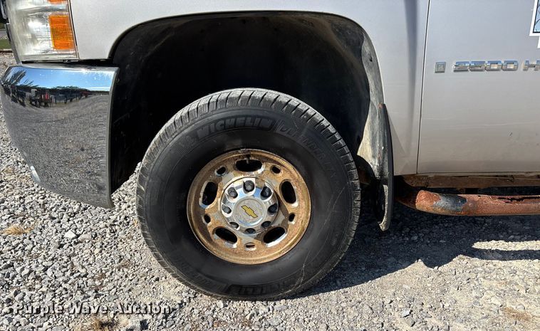 image for item DU1424 2007 Chevrolet Silverado 2500HD Crew Cab pickup truck