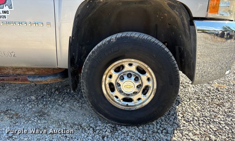 image for item DU1424 2007 Chevrolet Silverado 2500HD Crew Cab pickup truck