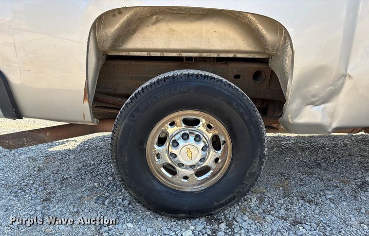 image for item DU1424 2007 Chevrolet Silverado 2500HD Crew Cab pickup truck