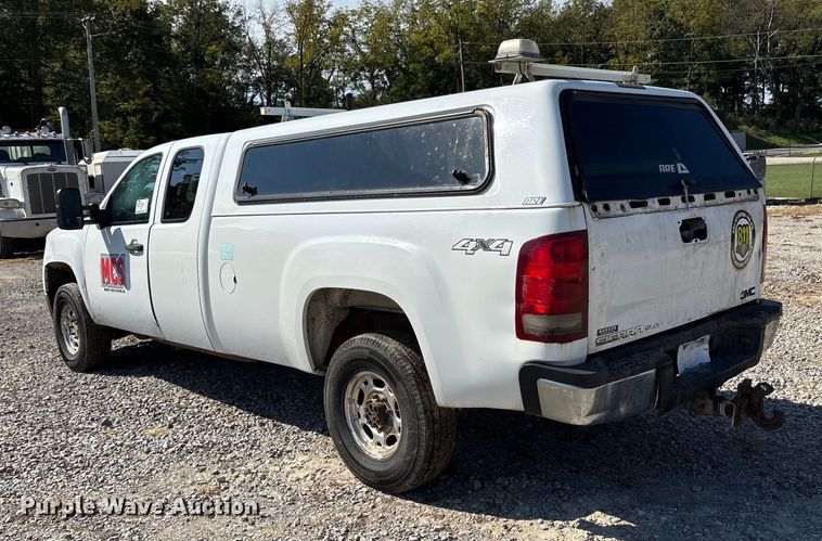 image for item DU1425 2009 GMC Sierra 2500HD Ext. Cab pickup truck