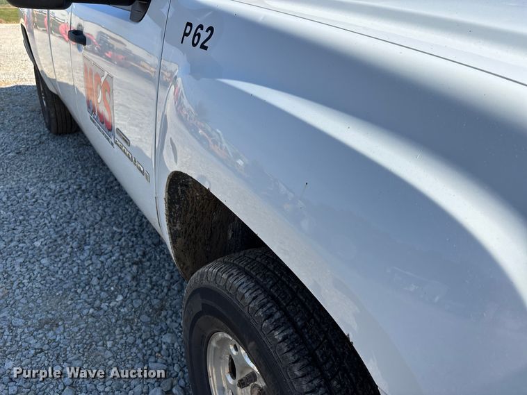 image for item DU1425 2009 GMC Sierra 2500HD Ext. Cab pickup truck