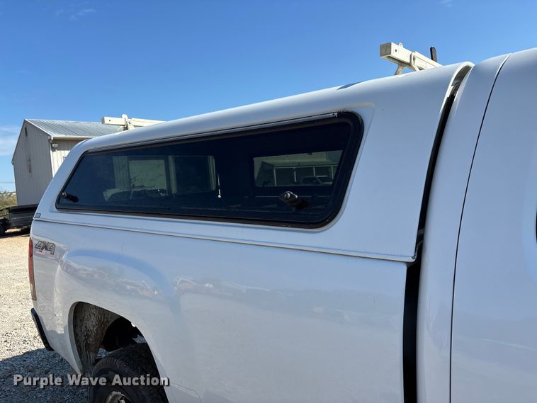 image for item DU1425 2009 GMC Sierra 2500HD Ext. Cab pickup truck