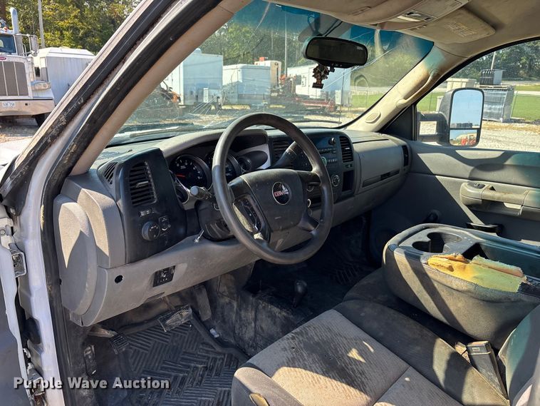 image for item DU1425 2009 GMC Sierra 2500HD Ext. Cab pickup truck