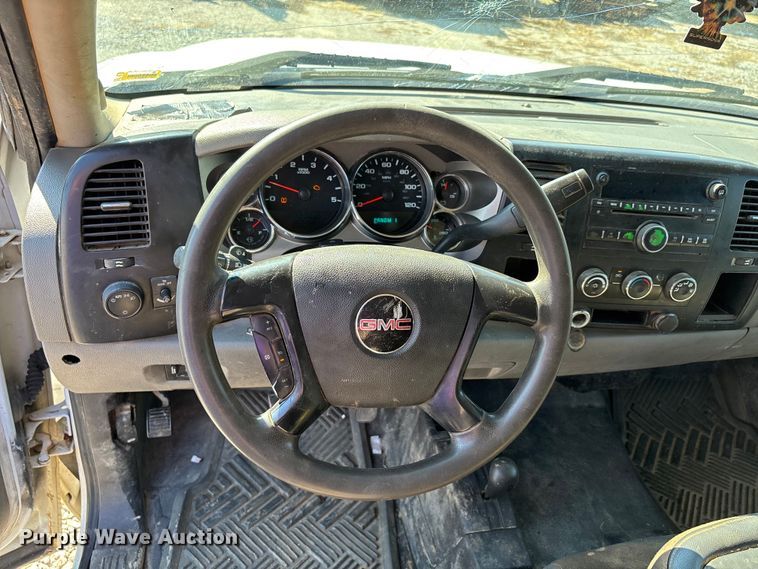 image for item DU1425 2009 GMC Sierra 2500HD Ext. Cab pickup truck