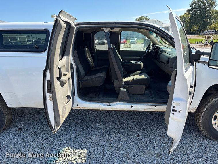 image for item DU1425 2009 GMC Sierra 2500HD Ext. Cab pickup truck